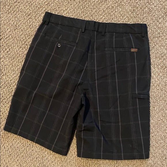 COPY - Greg Norman golf shorts - Picture 2 of 3